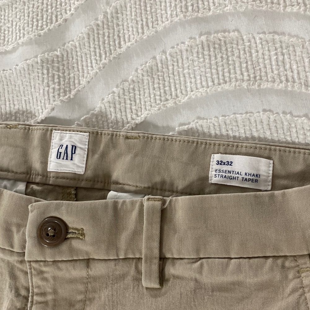 Men’s GAP Pants, Essential Khaki Straight Taper, 32W x 32L
